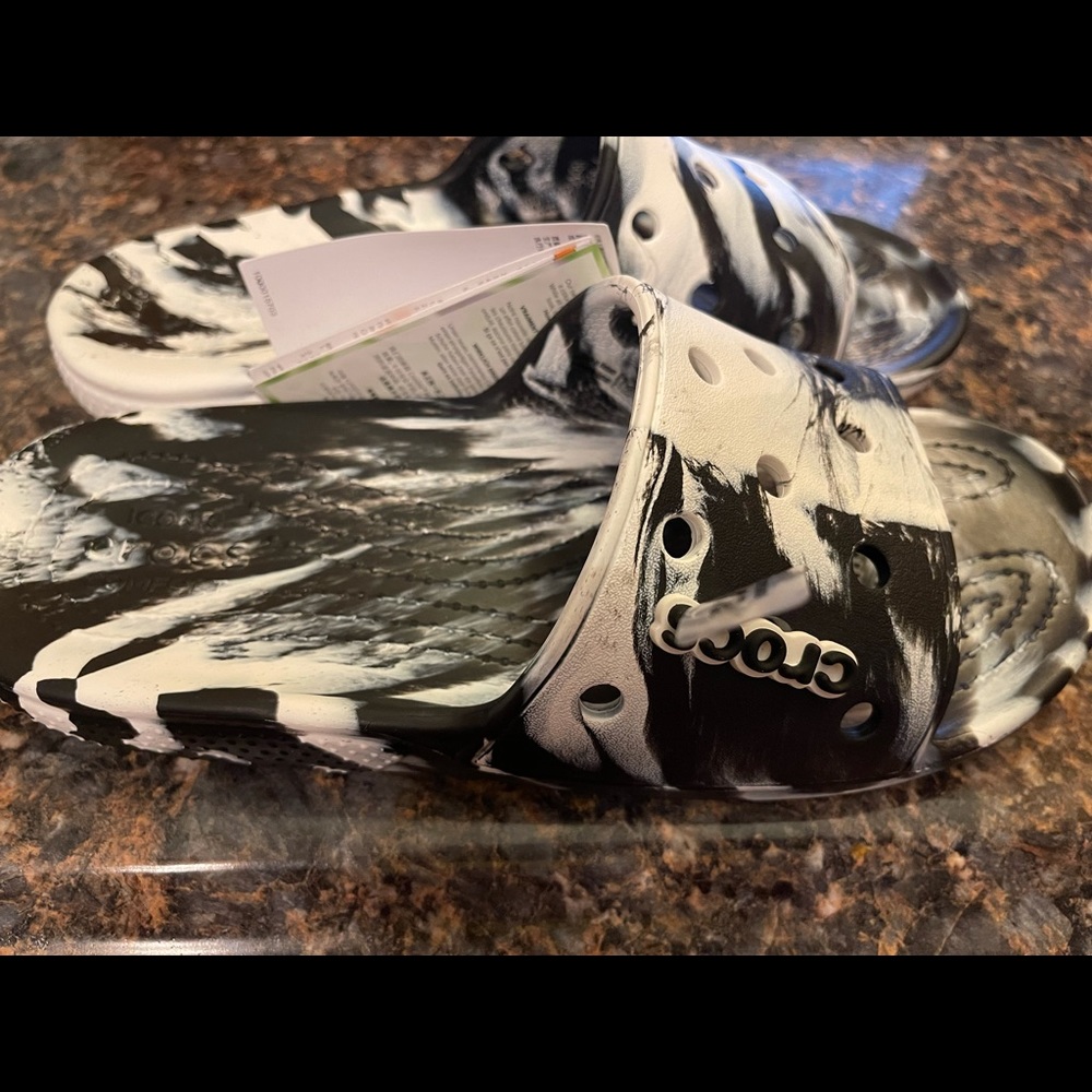 New marbled crocs slides - Picture 4 of 6